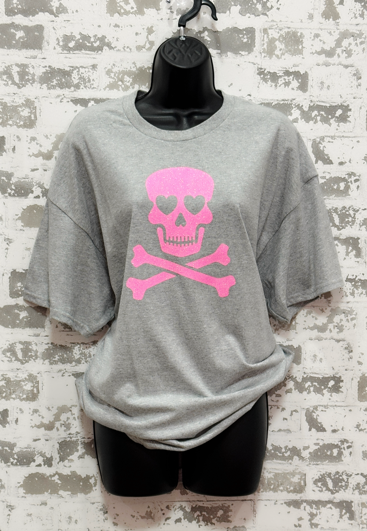Glitter Skull T-Shirt β Heather Gray Tee with Pink Sparkle for Edgy Glam