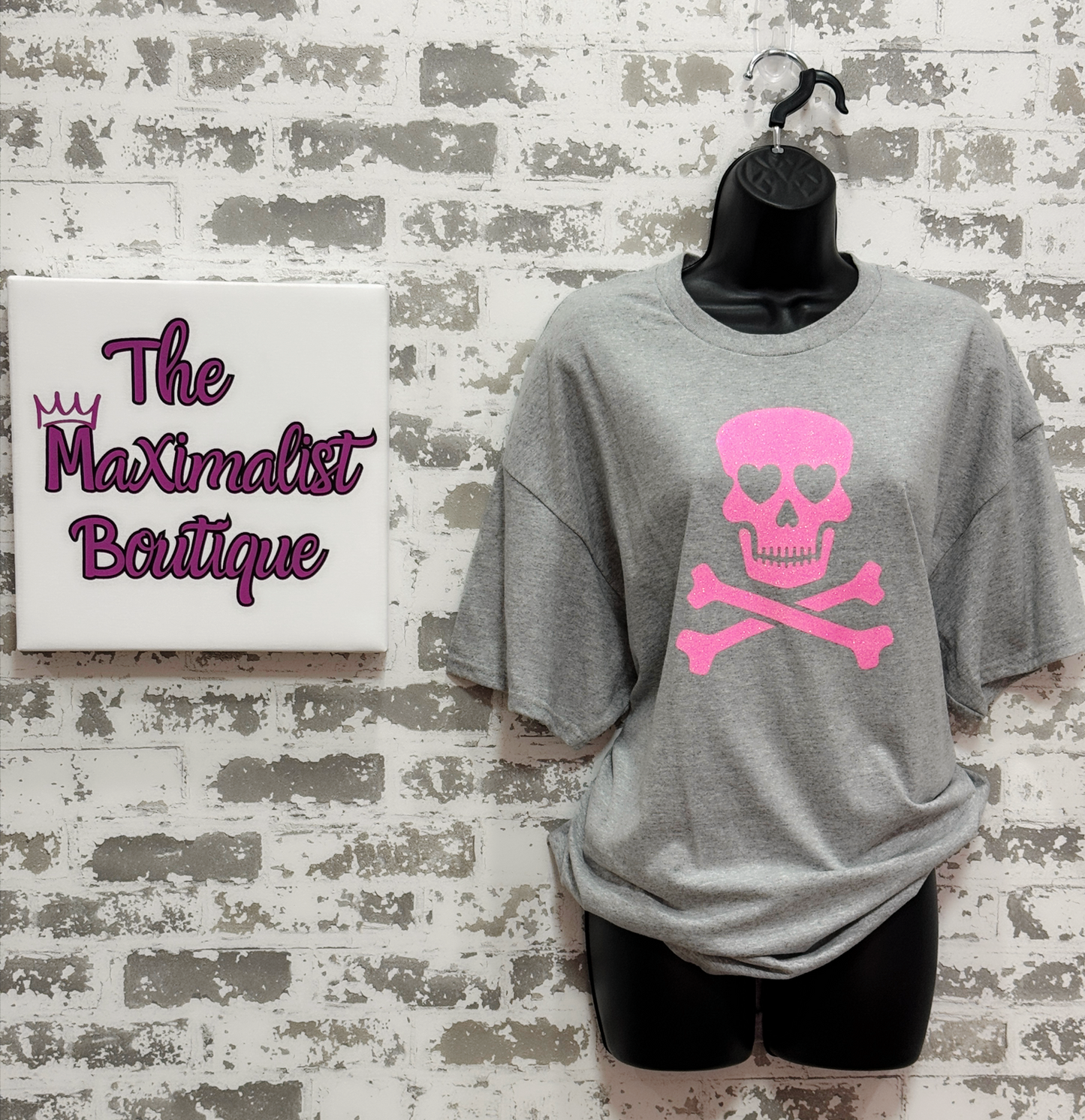 Glitter Skull T-Shirt β Heather Gray Tee with Pink Sparkle for Edgy Glam