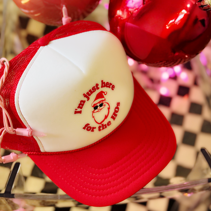 “I’m Just Here for the HOs” Trucker Hat – Bold Santa Cap for Playful Holiday Style