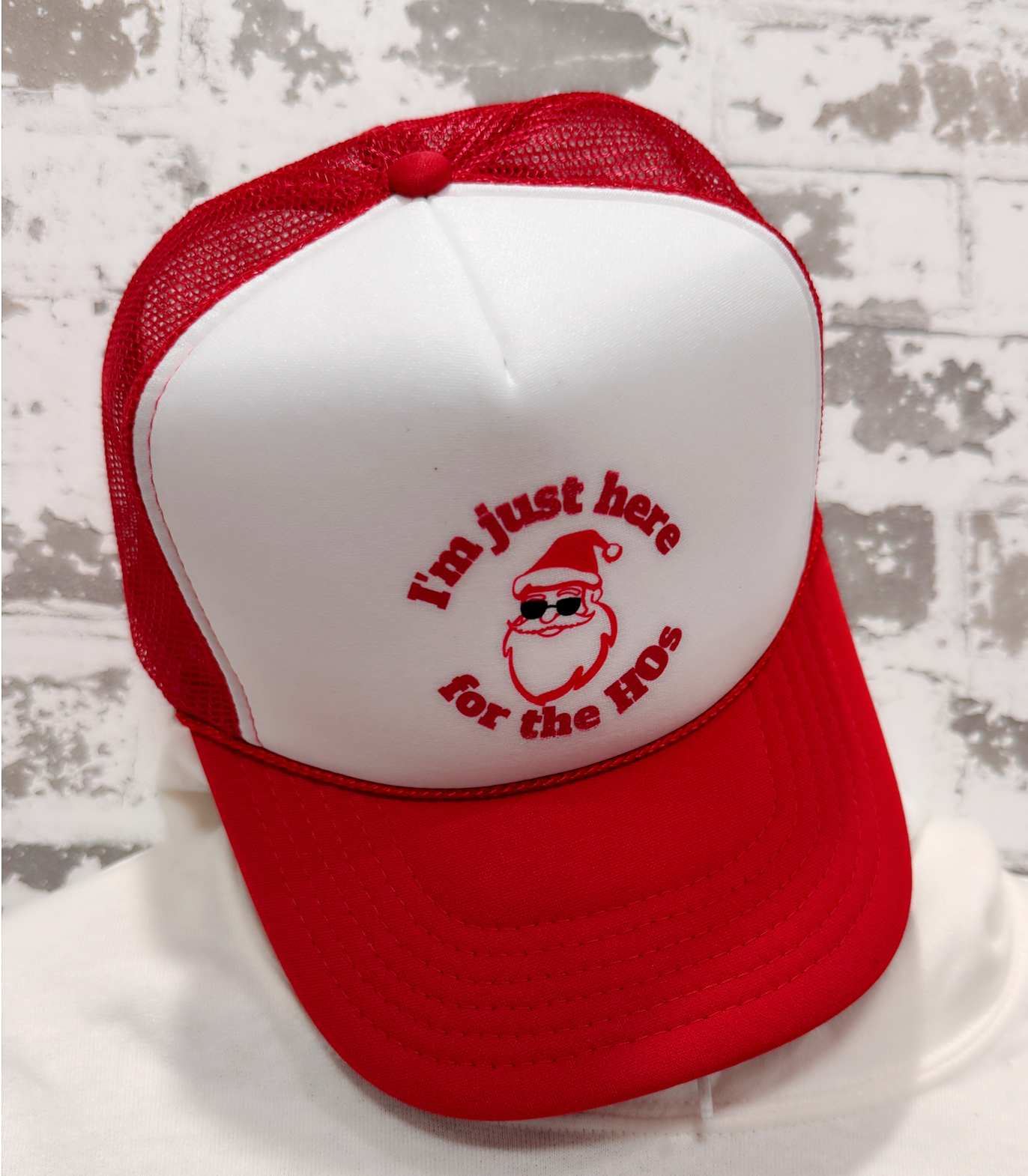 “I’m Just Here for the HOs” Trucker Hat – Bold Santa Cap for Playful Holiday Style