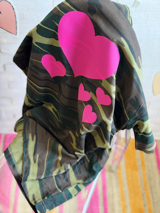 Camo Heart Pop Tee – Camo T-Shirt with Hot Pink Bubble Heart Graphic